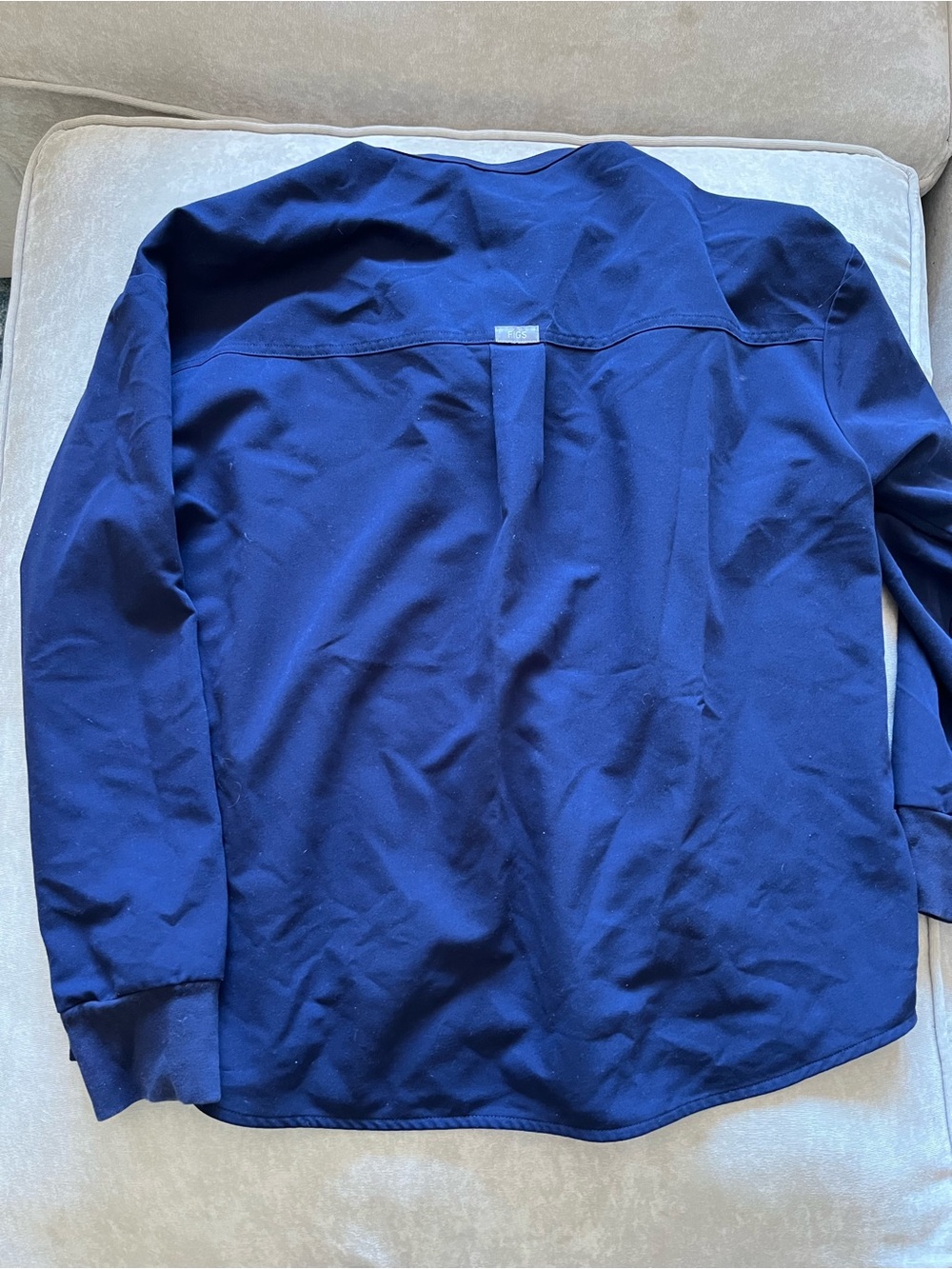 Navy blue long sleeve FIGS top size M-L - Picture 4 of 4
